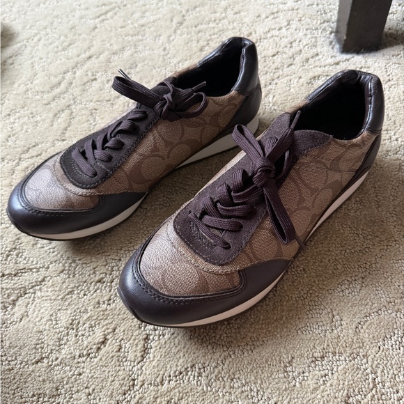 Authentic Coach Women's Casual Sneakers - Picture 2 of 5